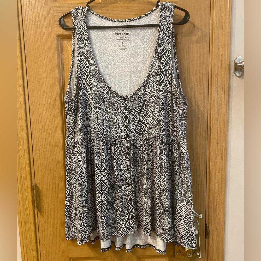 1X Torrid Babydoll Super Soft Tank